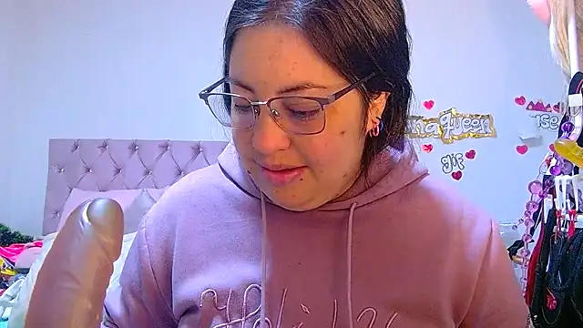 Snapshot of lanaqueen699 chatting on May 7, 12:10 pm lanaqueen699 online show from May 7, 12:10 pm