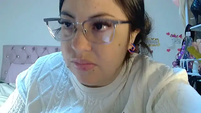 Snapshot of lanaqueen699 chatting on May 11, 12:22 pm lanaqueen699 online show from May 11, 12:22 pm