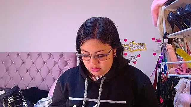 Snapshot of lanaqueen699 chatting on May 27, 12:35 pm lanaqueen699 online show from May 27, 12:35 pm