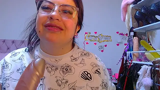 Snapshot of lanaqueen699 chatting on June 3, 12:19 pm lanaqueen699 online show from June 3, 12:19 pm