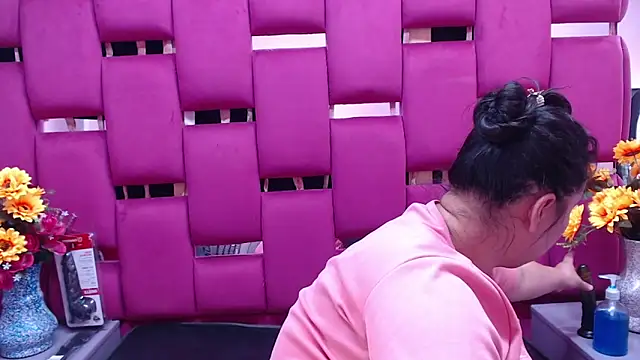 NaomyPrinces online show from January 9, 1:35 pm