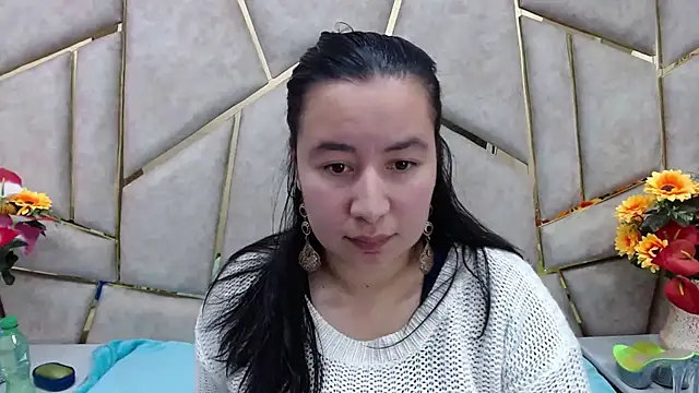 NaomyPrinces online show from February 9, 2:40 pm