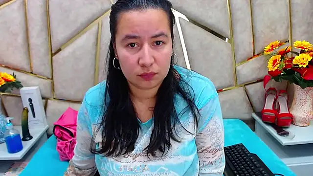 NaomyPrinces online show from February 17, 1:10 pm