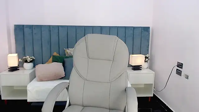 april bunnyy online show from March 4, 8:37 pm