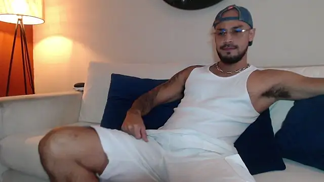 Snapshot of DirtyDanteX chatting on June 2, 10:34 pm DirtyDanteX online show from June 2, 10:34 pm