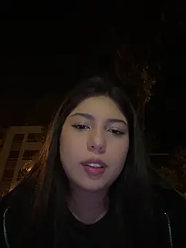 Snapshot of Maii_chan chatting on January 29, 4:05 am Maii chan online show from January 29, 4:05 am