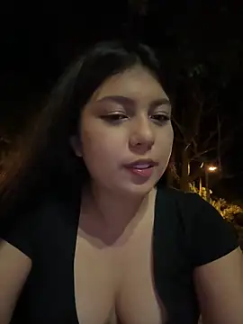 Snapshot of Maii_chan chatting on February 1, 3:52 am Maii chan online show from February 1, 3:52 am