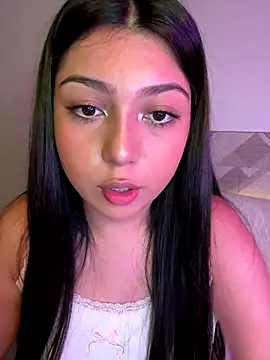 Snapshot of Maii_chan chatting on November 14, 5:28 am Maii chan online show from November 14, 5:28 am