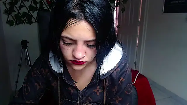 Violettasquirt online show from May 30, 1:08 pm