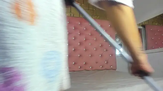 Snapshot of Molly_gomez_ chatting on February 8, 10:40 pm Molly gomez online show from February 8, 10:40 pm