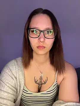 Snapshot of TheRealNyxa chatting on April 13, 6:35 pm TheRealNyxa online show from April 13, 6:35 pm