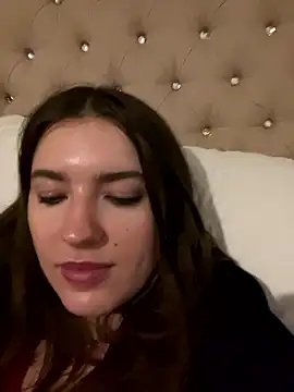 Snapshot of ayeshaskitty chatting on January 16, 11:31 pm ayeshaskitty online show from January 16, 11:31 pm