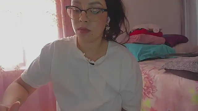 HARLEYNAPIER online show from March 4, 8:37 pm