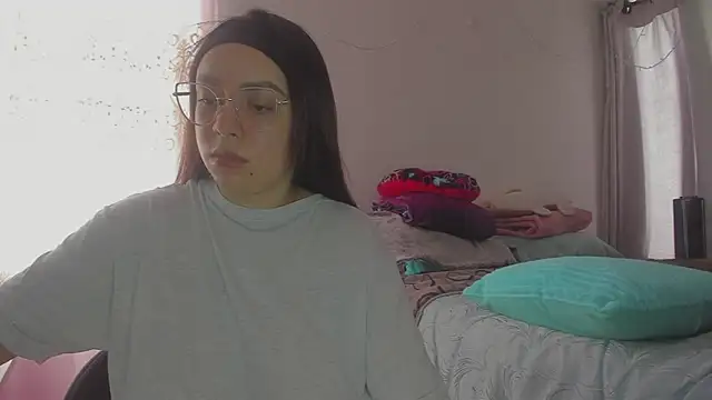 HARLEYNAPIER online show from April 18, 3:38 pm