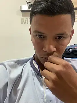 Snapshot of Onel9701 chatting on March 22, 3:15 pm Onel9701 online show from March 22, 3:15 pm