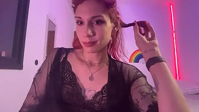 Snapshot of Theemillyblack chatting on August 1, 12:21 am Theemillyblack online show from August 1, 12:21 am