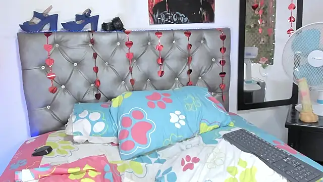 Snapshot of SWEETSAMY39715 chatting on February 12, 4:22 pm SWEETSAMY39715 online show from February 12, 4:22 pm