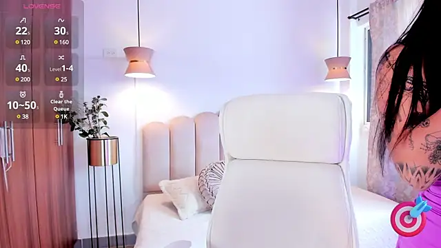 zoee jackson online show from February 24, 6:47 pm