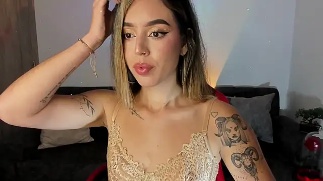 zoee jackson online show from October 19, 3:51 am