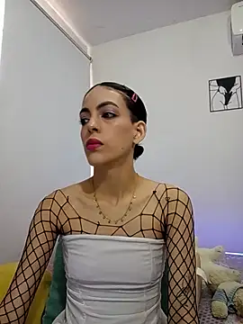 Snapshot of LilitRobins chatting on July 7, 8:35 pm LilitRobins online show from July 7, 8:35 pm