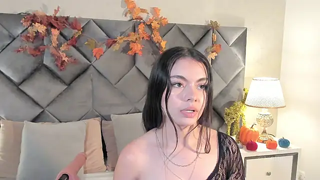 Luisa0110 online show from October 28, 8:55 pm