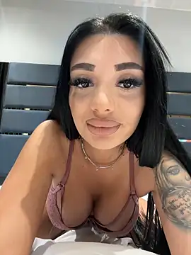 amirahylerr online show from January 21, 7:39 pm