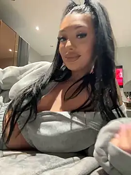 amirahylerr online show from February 4, 8:28 pm