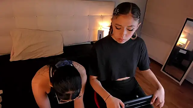 Snapshot of Cintya_Kros chatting on January 22, 4:55 am Cintya Kros online show from January 22, 4:55 am