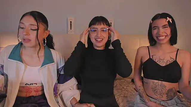 Snapshot of Cintya_Kros chatting on February 1, 4:56 am Cintya Kros online show from February 1, 4:56 am