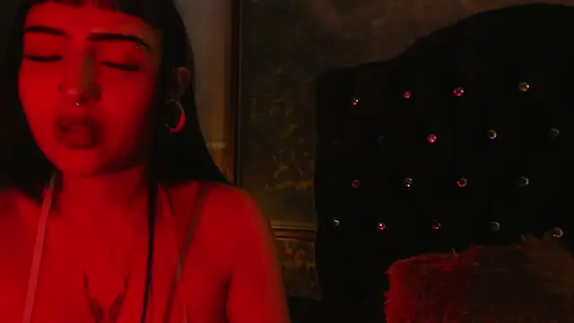 Snapshot of Cintya_Kros chatting on November 12, 8:19 pm Cintya Kros online show from November 12, 8:19 pm