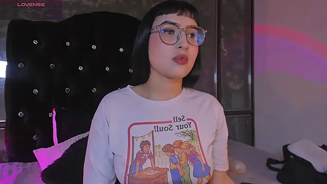 Snapshot of Cintya_Kros chatting on December 3, 5:22 pm Cintya Kros online show from December 3, 5:22 pm