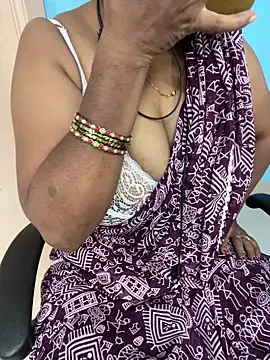 Snapshot of sajeetha chatting on July 17, 3:46 am sajeetha online show from July 17, 3:46 am