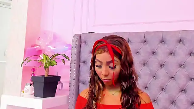 HaileeRoberts online show from March 15, 1:06 pm