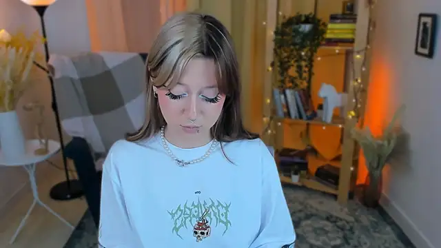 SaintGirl online show from January 16, 6:27 pm