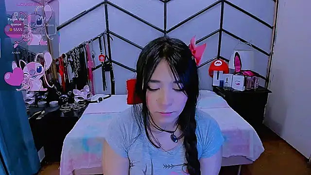 AlanaLuck online show from November 25, 7:25 pm