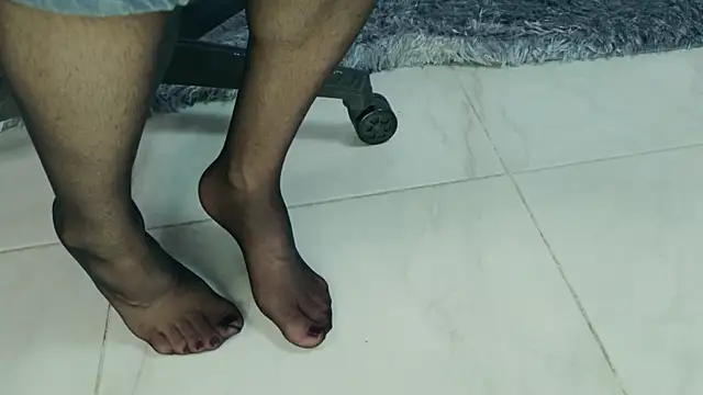 selena robertss  online show from April 15, 7:21 pm