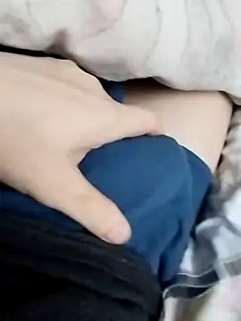 Snapshot of Grig1982 chatting on February 10, 7:01 am Grig1982 online show from February 10, 7:01 am