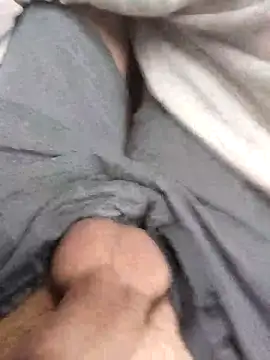 Snapshot of Grig1982 chatting on February 19, 12:34 pm Grig1982 online show from February 19, 12:34 pm