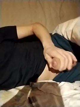 Snapshot of Grig1982 chatting on March 3, 6:25 pm Grig1982 online show from March 3, 6:25 pm