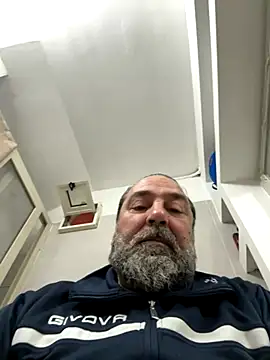 Snapshot of ros217 chatting on October 16, 7:53 am ros217 online show from October 16, 7:53 am