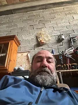 Snapshot of ros217 chatting on October 20, 12:27 pm ros217 online show from October 20, 12:27 pm