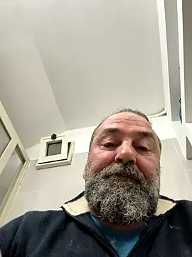 Snapshot of ros217 chatting on November 19, 3:23 pm ros217 online show from November 19, 3:23 pm