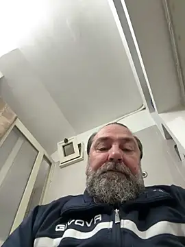 Snapshot of ros217 chatting on January 19, 11:47 am ros217 online show from January 19, 11:47 am