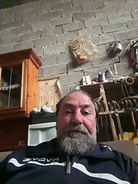 Snapshot of ros217 chatting on March 7, 11:29 am ros217 online show from March 7, 11:29 am