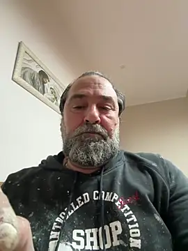 Snapshot of ros217 chatting on March 12, 9:32 pm ros217 online show from March 12, 9:32 pm