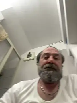 Snapshot of ros217 chatting on March 28, 5:12 pm ros217 online show from March 28, 5:12 pm