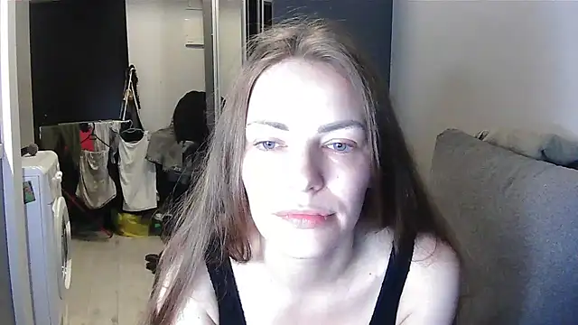 AnnaDiamond1 online show from July 26, 2:42 am