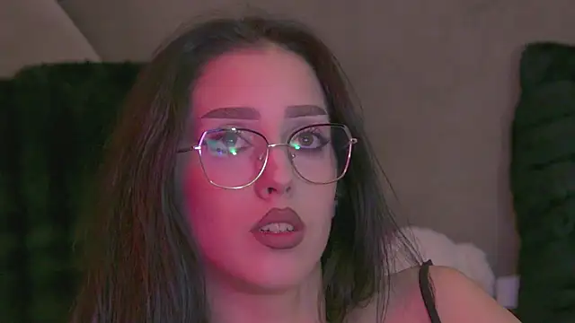 AishaHummer online show from November 8, 8:29 pm