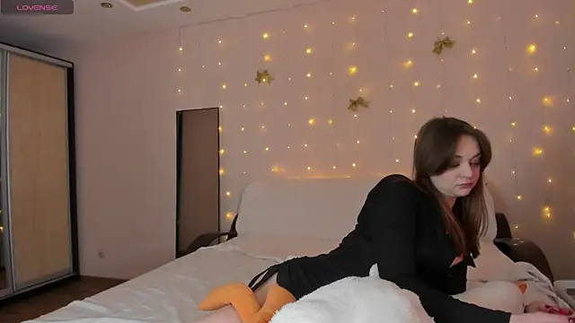 May Flower online show from March 23, 10:30 am