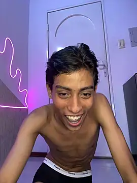 Snapshot of Mauuu18 chatting on December 14, 1:50 am Mauuu18 online show from December 14, 1:50 am